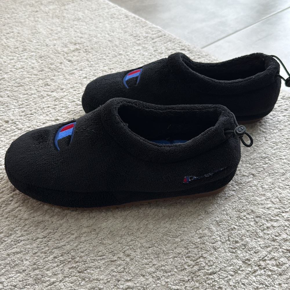 Gently Worn Champion University Men's Embroidered Black Soft Fleece Slippers-11 - Picture 3 of 8